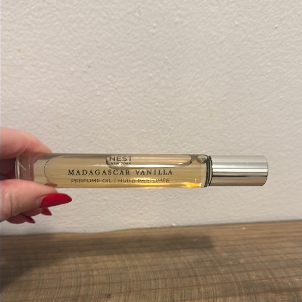 Nest Fragrances Rollerball Perfume - Picture 3 of 3